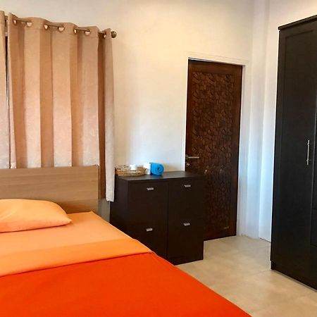 Hiranyika Cafe & Bed Hostel เกาะสมุย ภายนอก รูปภาพ
