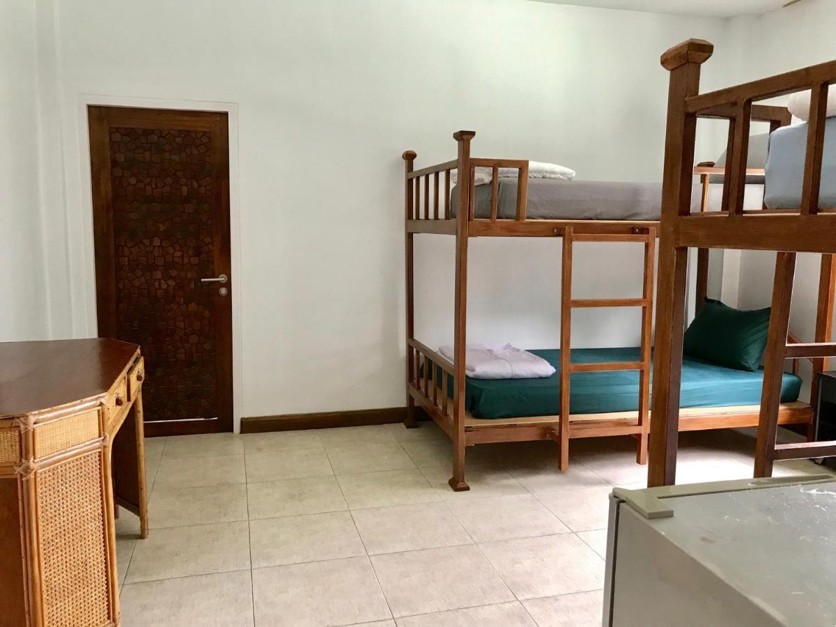 Hiranyika Cafe & Bed Hostel เกาะสมุย ภายนอก รูปภาพ